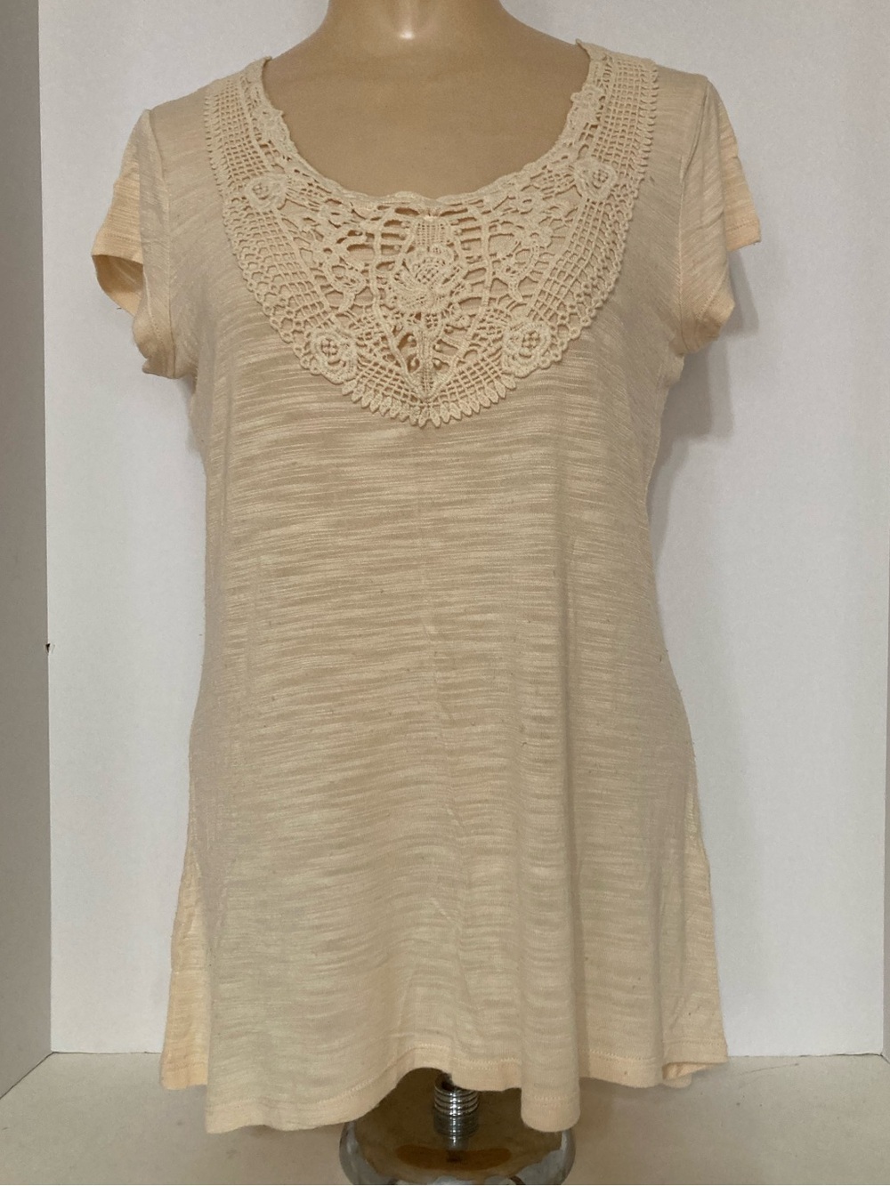 Cream Crochet Yoke Short Sleeve Women’s Top. SSB3